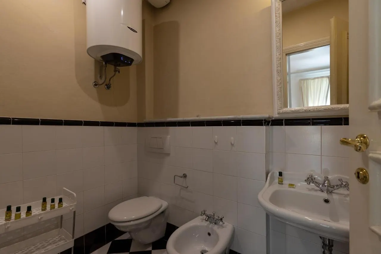 Big Apartment A Stone'S Throw From The Duomo فلورنس 0*,