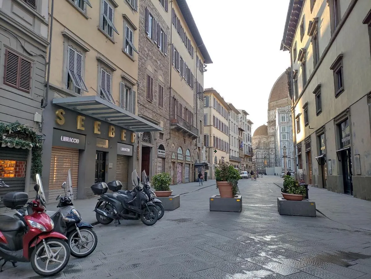 Big Apartment A Stone'S Throw From The Duomo Florence
