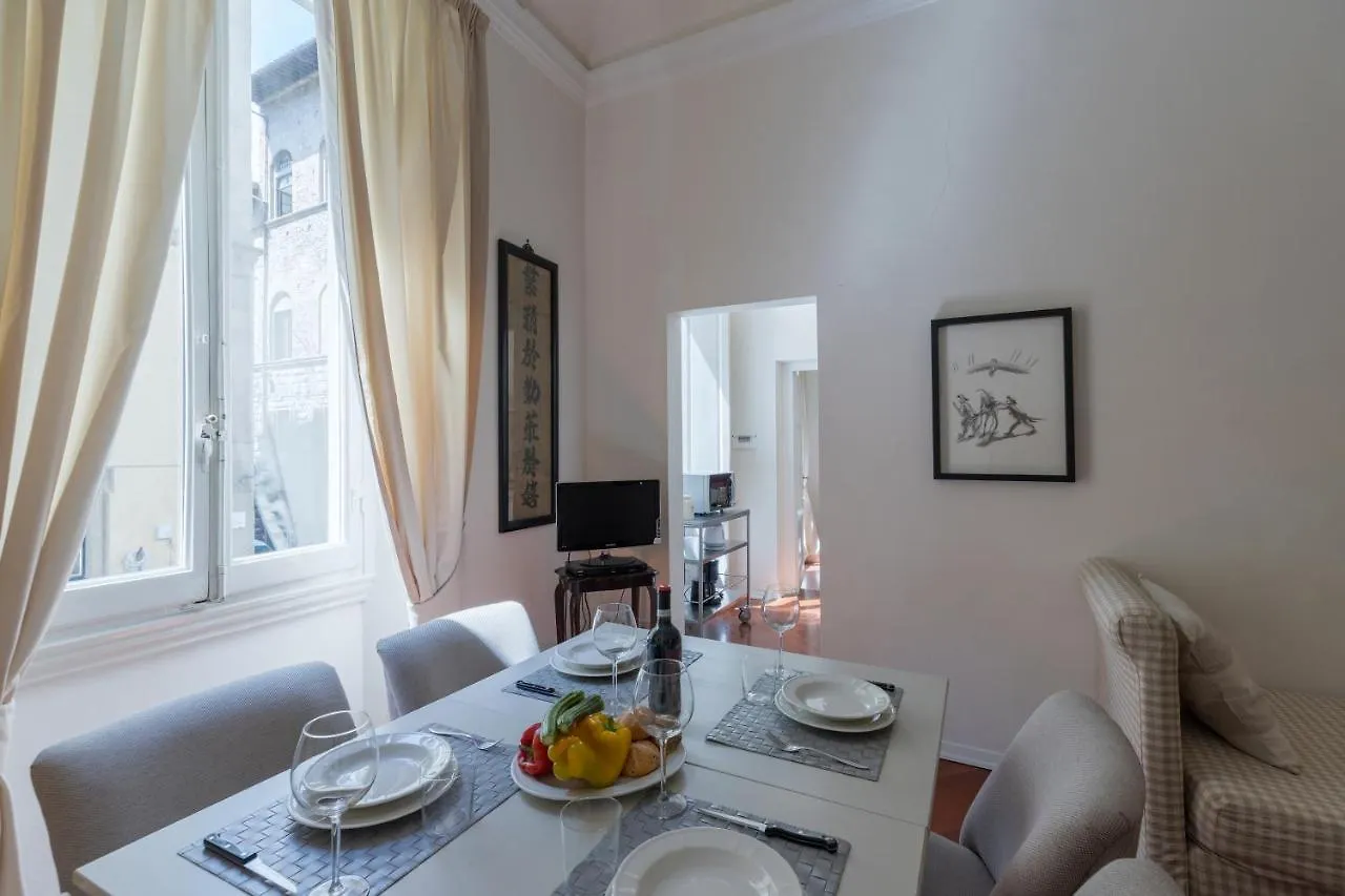 Big Apartment A Stone'S Throw From The Duomo Florence